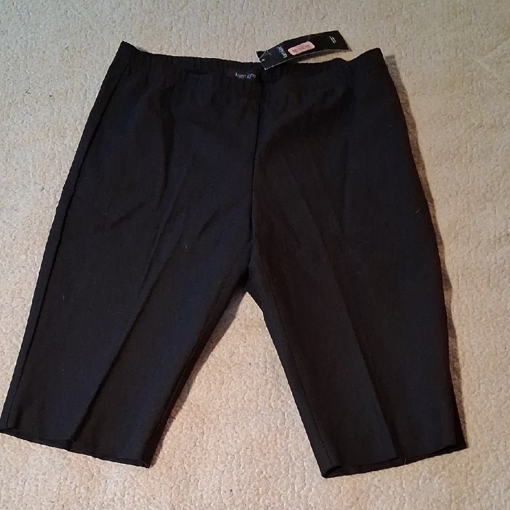 Karen Kane Black Bermuda Shorts